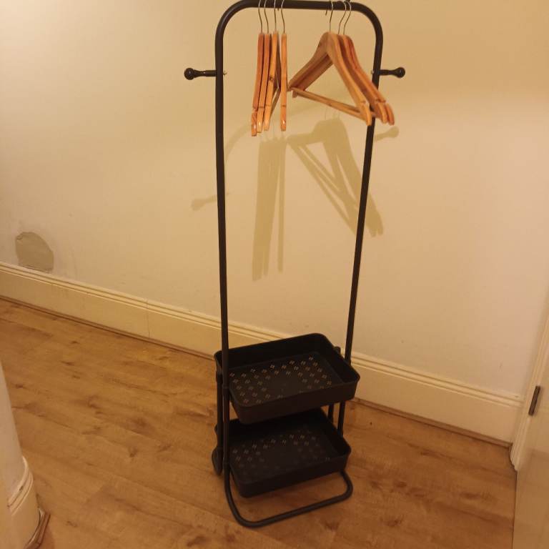 Clothes hanger