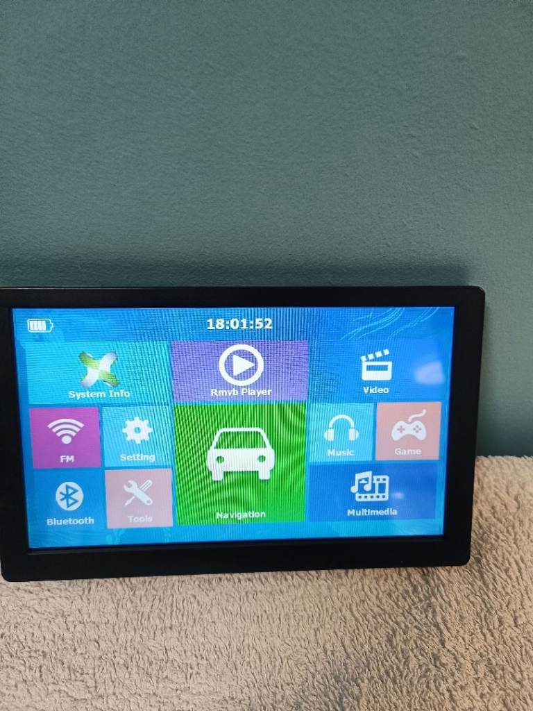 GPS/Satnav, large 9" screen, optional car or HGV routes