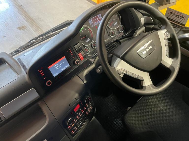 MAN TGX 26.480 *EURO 6* XLX 6X2 TAG AXLE TRACTOR UNIT - 2014 - L12 WMH