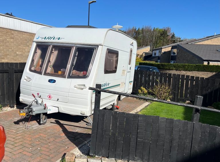 Lunar Ariva single axel 2 berth 