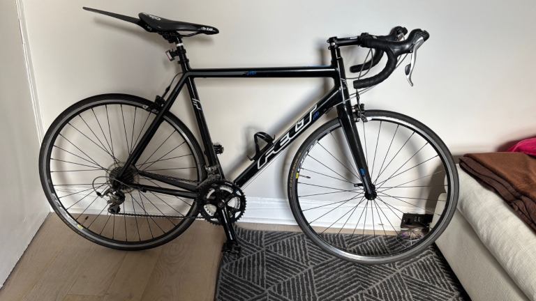 Felt F85 Commuter/Road Bike – 10-Speed Shimano, Fully Equipped