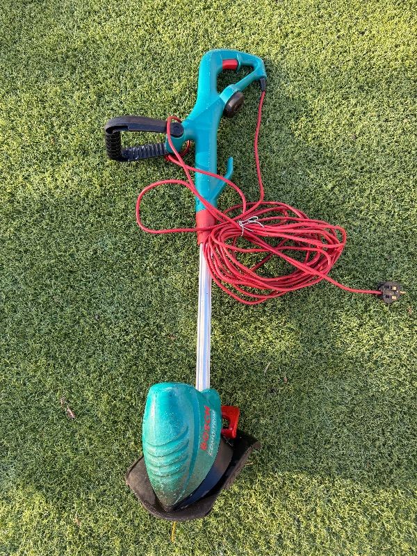 Bosch ART 26 Combitrim electric grass trimmer 