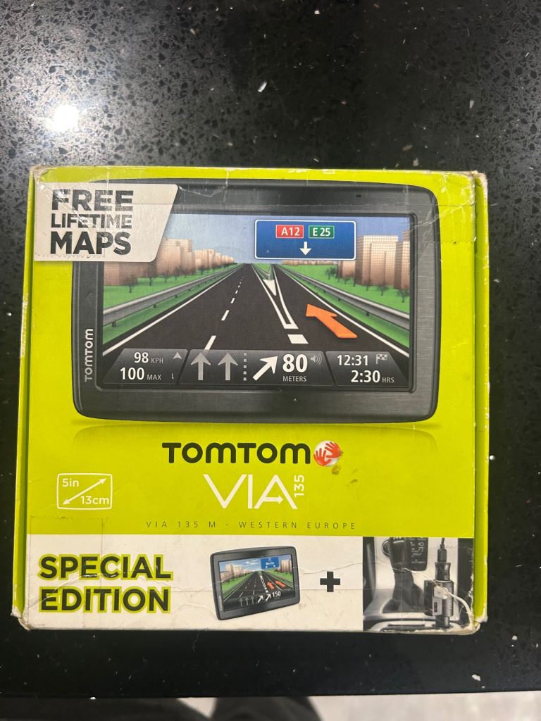 Tomtom VIA 135( lifetime map)