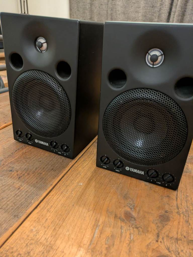 Yamaha MSP3 active studio monitors