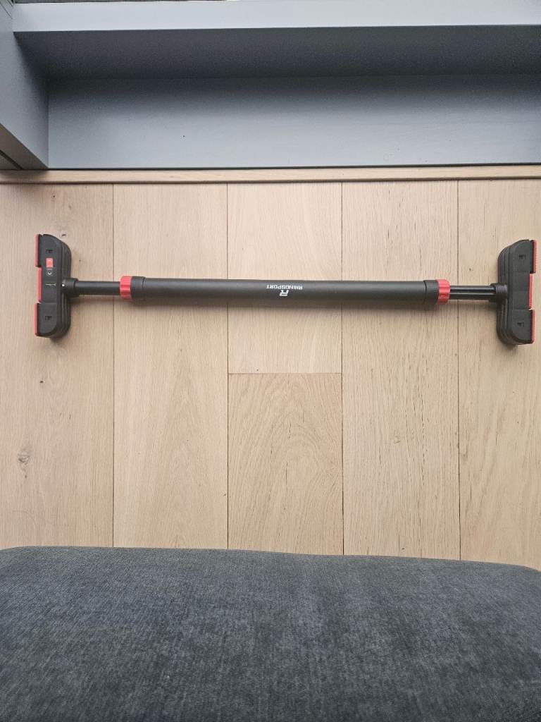Doorframe pullup bar Black/Red
