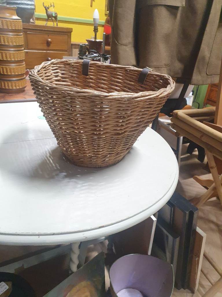 Bicycle shopping basket