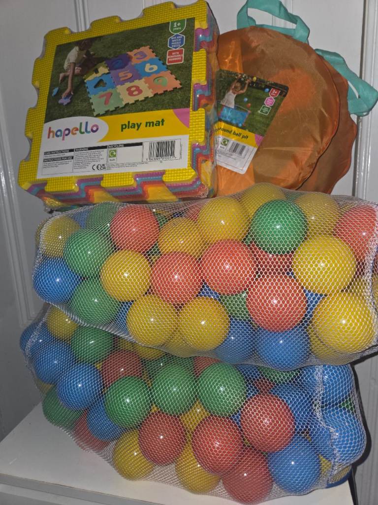 Soft play ans ball pool
