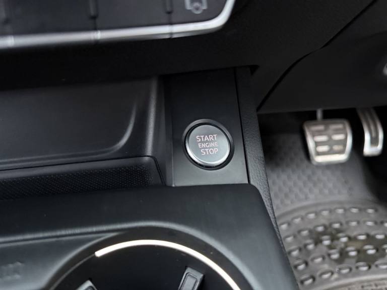 2016 Audi A4 2.0 TFSI S line Saloon 4dr Petrol S Tronic Euro 6 (s/s) (190 ps) Saloon Petrol Autom...