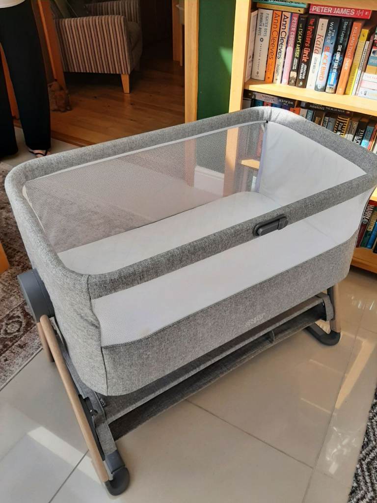 Mamas &Papas Lua bedside crib