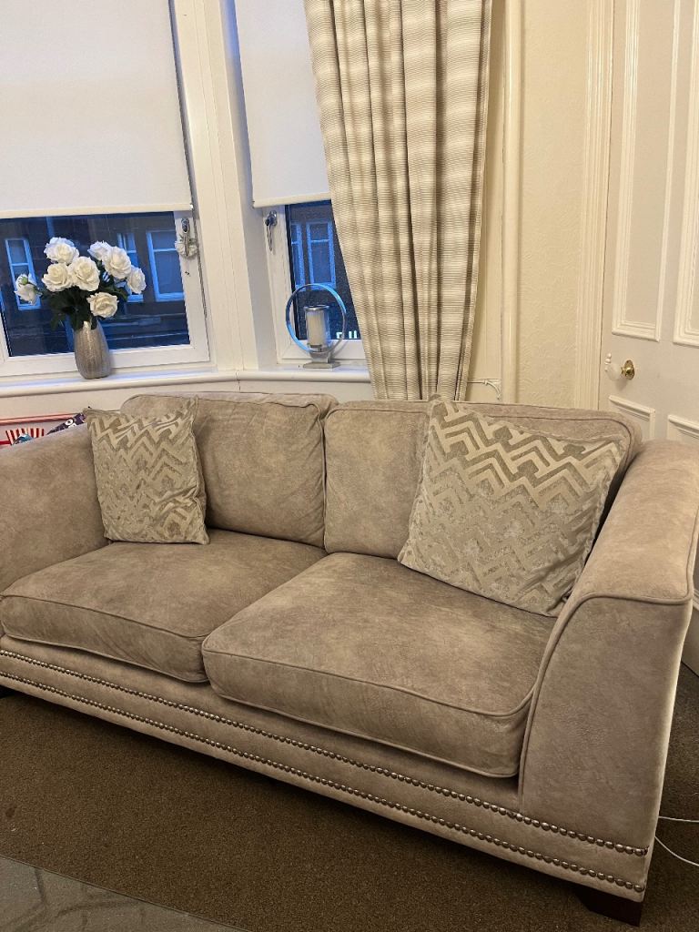 Sofa & cuddle chair *need gone ASAP*