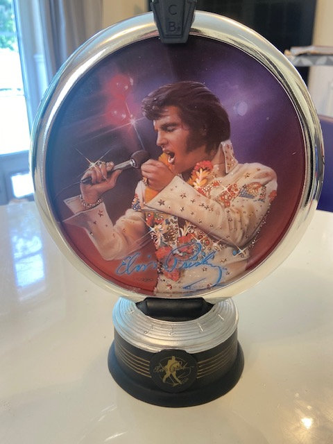 V.RARE: Night Light 'Burning Love 'Legend Lights in Collection *COA, BOXED, NEW*