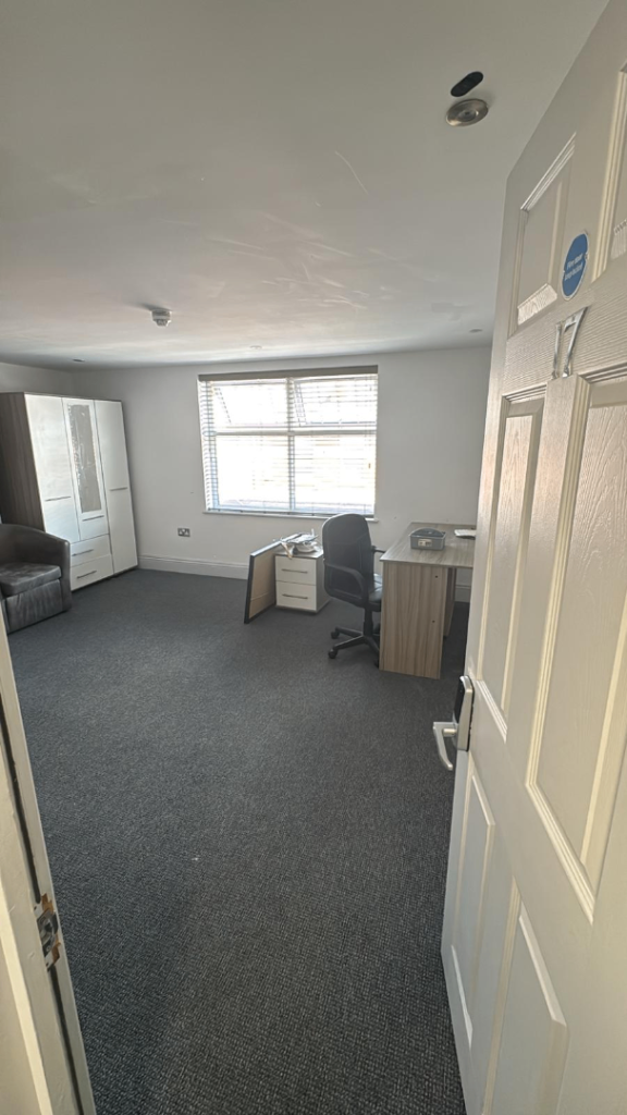 Spacious and big double Ensuite room available in CV1 2BS