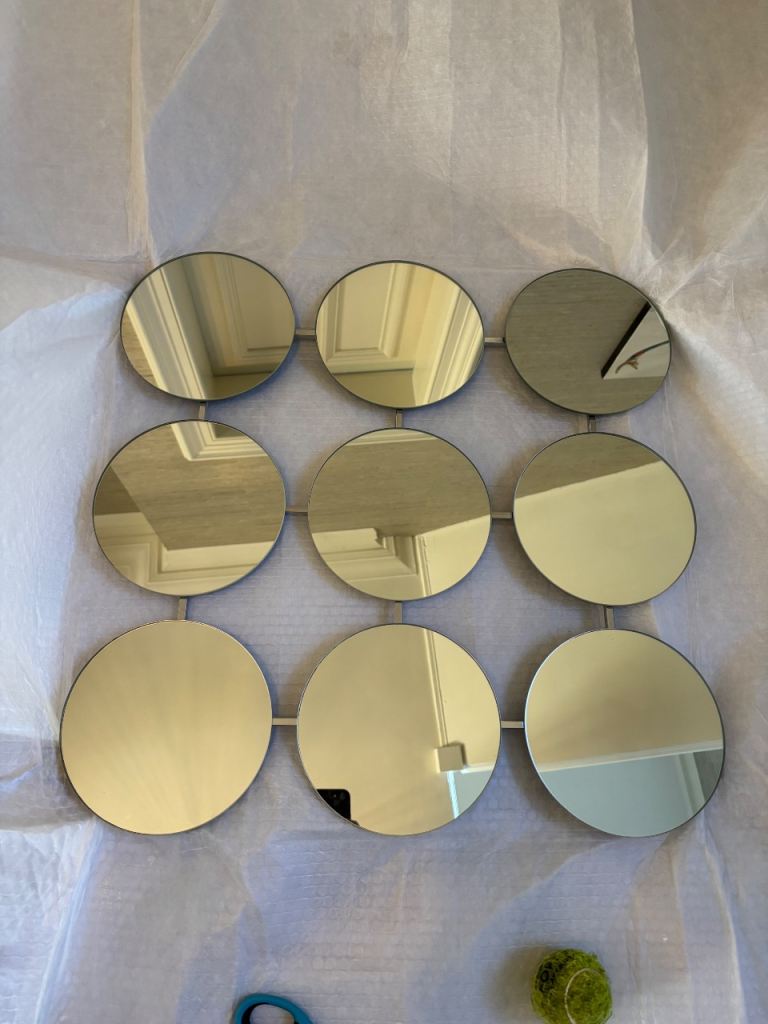 Wall mirror