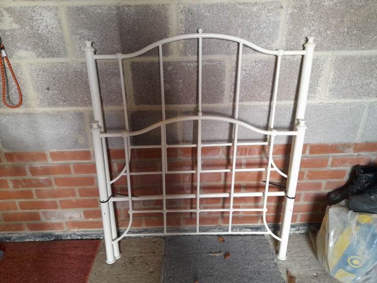 Free - Cream coloured Metal Frame 3ft Single Bed and Mattress