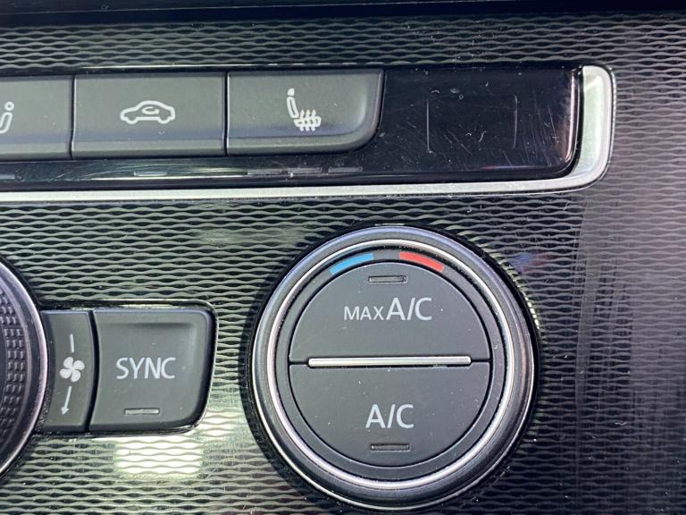 2016 Volkswagen Golf 2.0 TSI GTI Performance Pack 5dr - Sat Nav &amp; Heated Seats &amp; Cruise C...