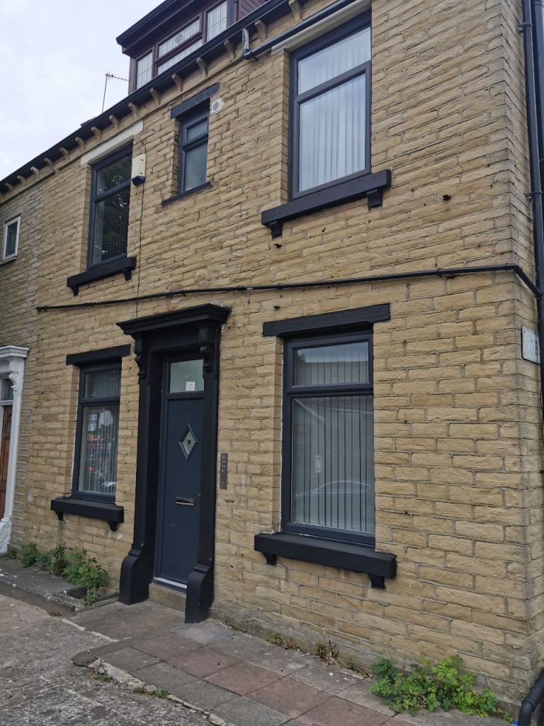 Private double bedroom available 