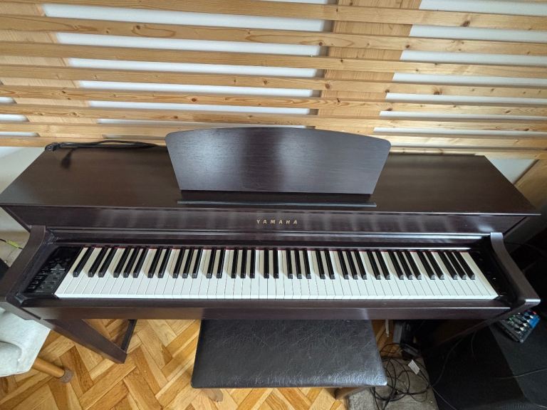 Yamaha Clavinova CLP-535 Digital Piano + Stool | Fully Working | HA5 Pinner