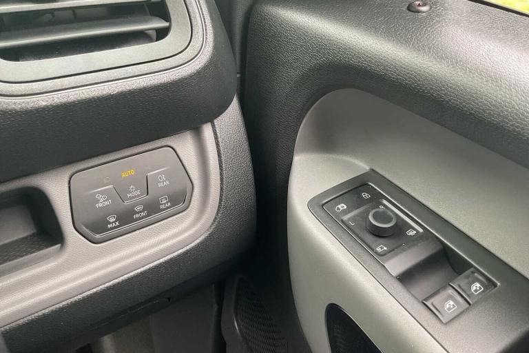 2024 Volkswagen ID. Buzz Cargo 150kW Commerce Plus 77kWh Auto Van Electric Automatic