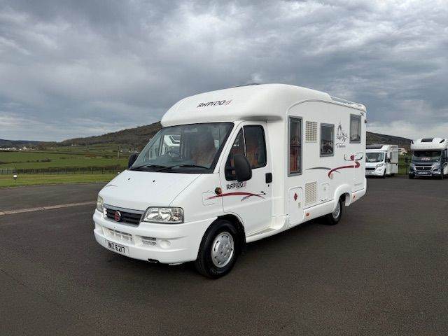 2006 RAPIDO 743F 3 BERTH FIXED BED MOTORHOME WITH ONLY 19K MILES ANDERSON MOTORHOME SALES