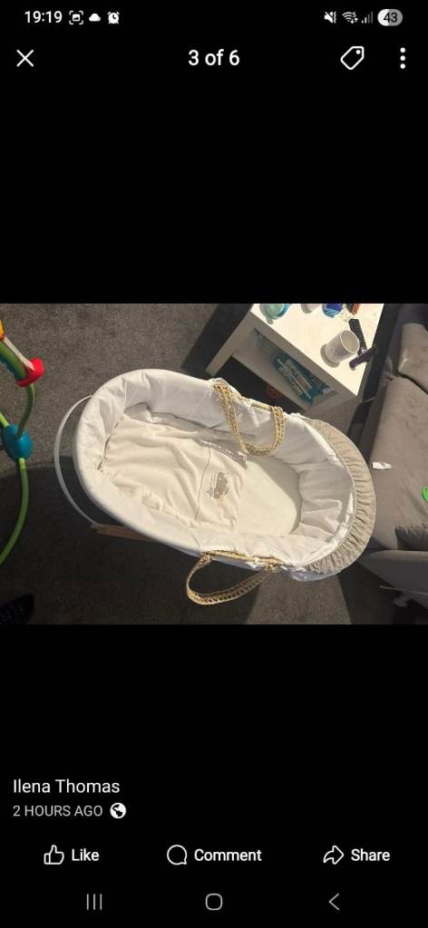 Moses basket with stand