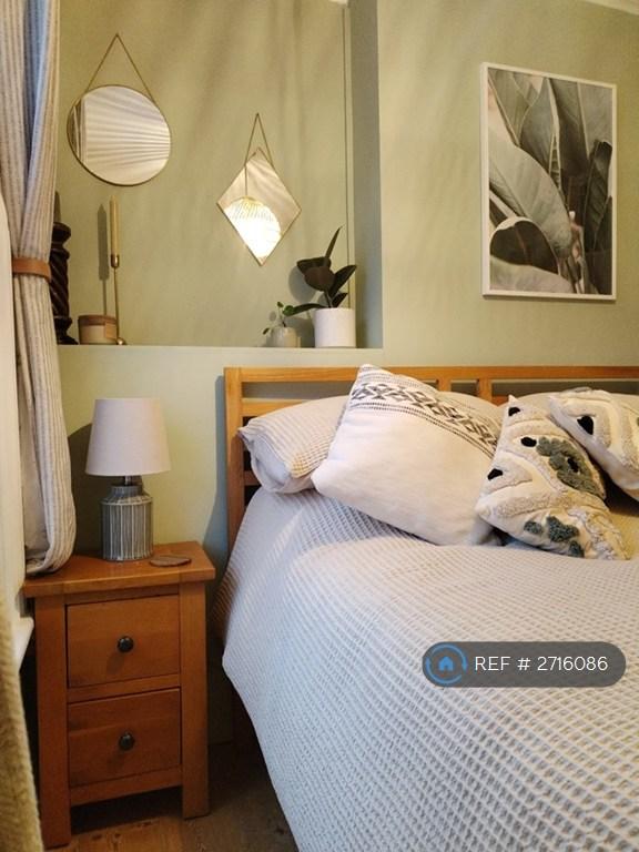 2 bedroom house in Union Street, Cheltenham, GL52 (2 bed) (#2716086)