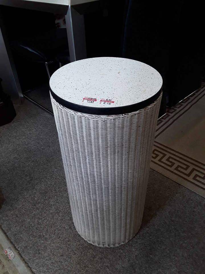 image for Original cream Lloyd loom wicker laundry basket Low Cost Moves Used Items STALYBRIDGE SK15 3DN