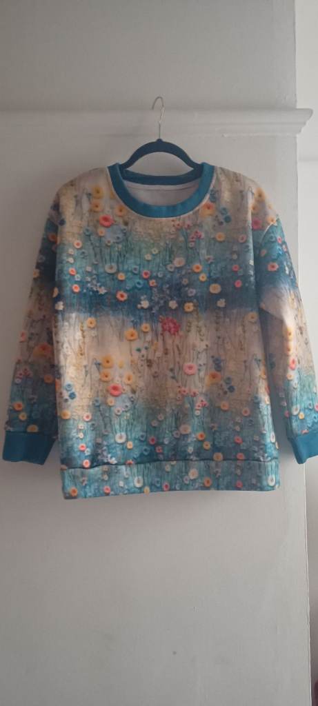 Wildflower meadow jumper size 14ish ladies jumper botanical