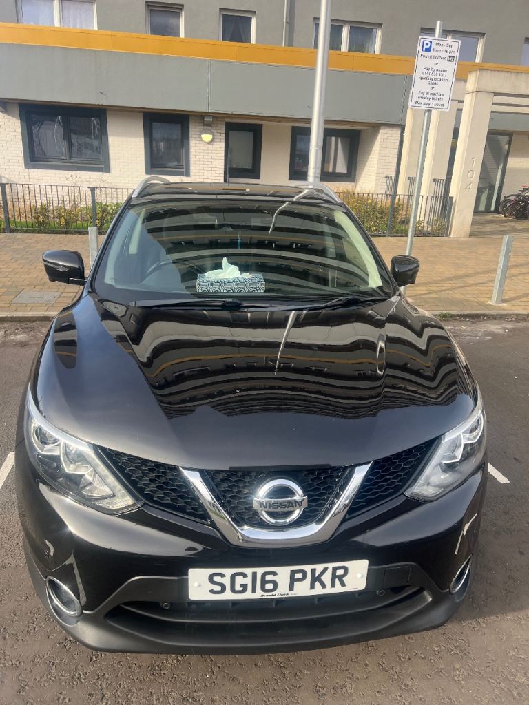 Beautiful Nissan Qashqai 1.2 DIG-T N-Connecta XTRON 2WD Euro 6 (s/s) 5dr