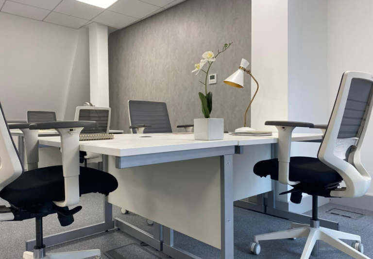Westminster Serviced Offices - Sizes From 3 to 270 Desks - *Various Private Units To Rent*