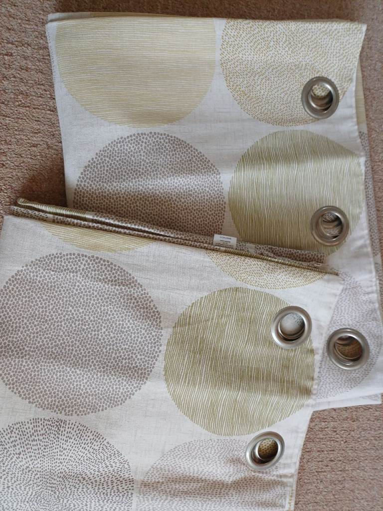 Dunhelm ring top lined curtains size 90x 72 in drop 