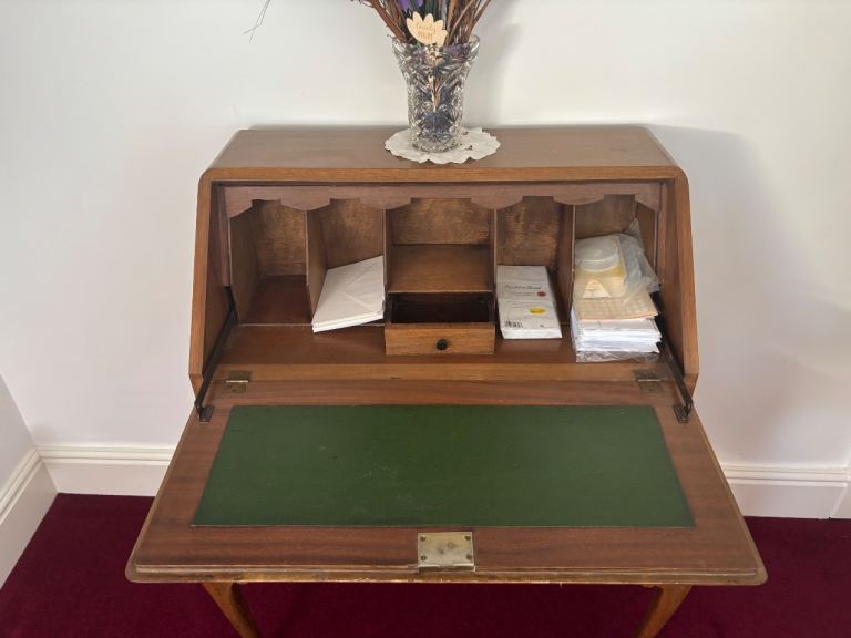 Vintage Wooden Bureau Desk with Drawers – Good Condition
