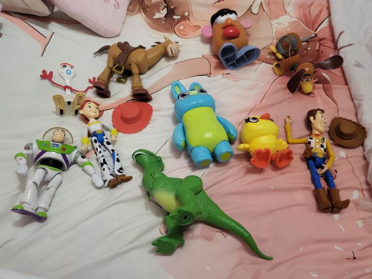 10 Toy story figures