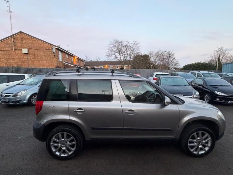 2010 Skoda Yeti 2.0 TDI CR Elegance 4x4 5dr HATCHBACK DIESEL Manual