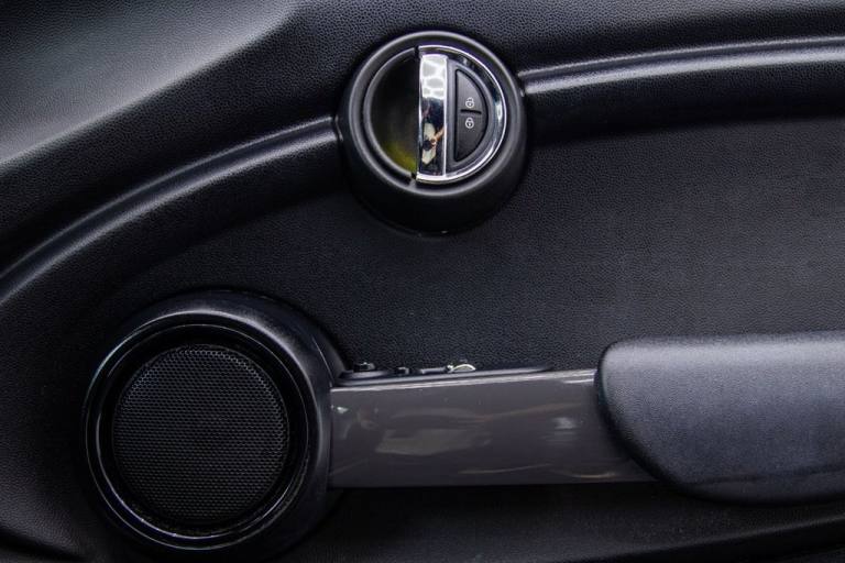 2018 MINI Hatch 1.5 Cooper Hatchback 3dr Petrol Manual Euro 6 (s/s) (136 ps) Hatchback Petrol Manual