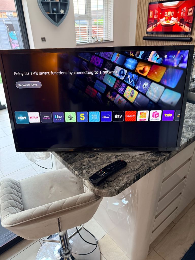 LG 32inch smart tv 