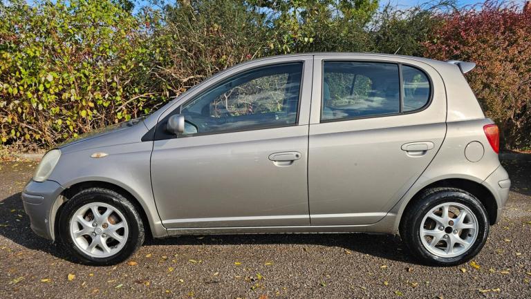 2005 Toyota Yaris 1.3 VVT-i Colour Collection 5dr HATCHBACK Petrol Manual