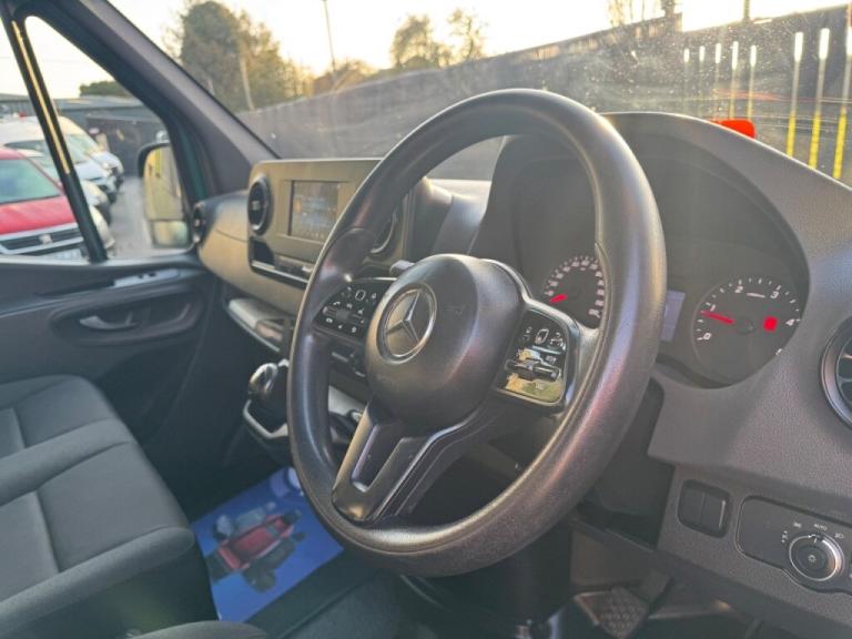  Mercedes-Benz Sprinter SPRINTER 2.1L 314CDI 3.5t H2 L2 RWD WINDOW COMBI CREW