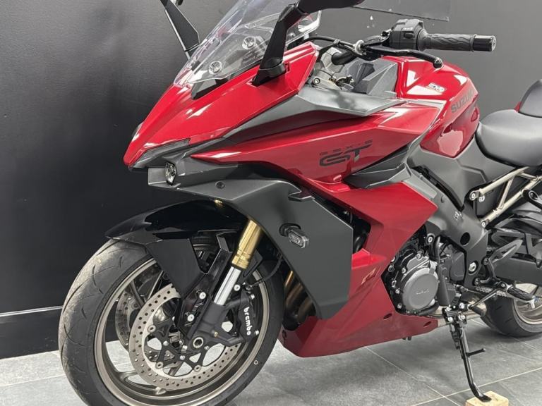 SUZUKI GSXS 1000 GT +