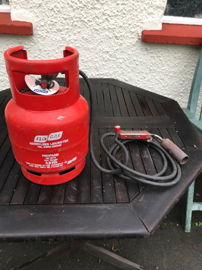 Gas bottle & heating torch 