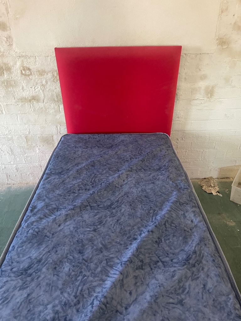*** RED single ﻿ divan with headboard and FREE mattress - poss delivery!!