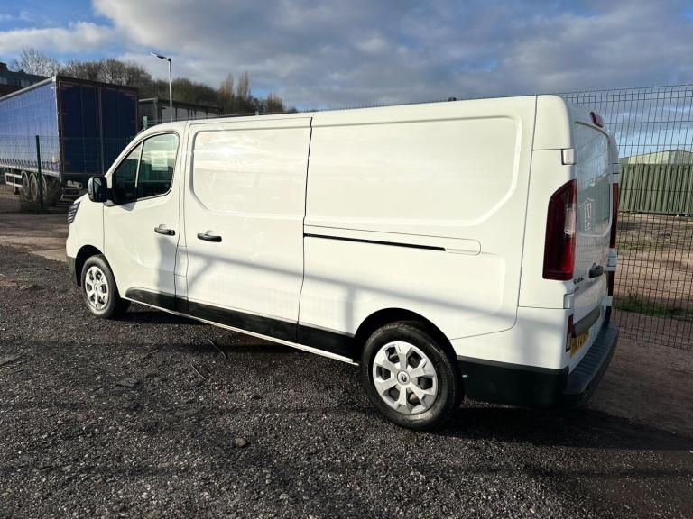 2023 Renault Trafic LL30 Blue dCi 130 Business+ Van PANEL VAN DIESEL Manual