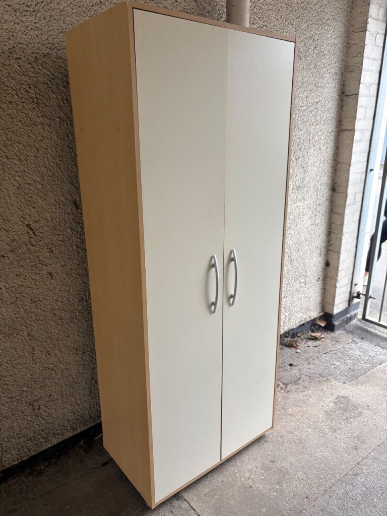 Free wardrobe 