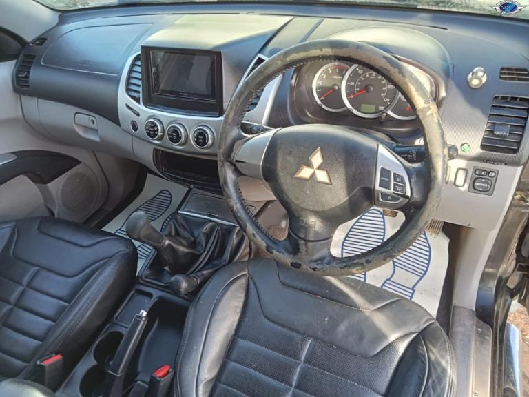 MITSUBISHI L200 2.5 DI-D Barbarian Black Manual Diesel 2010