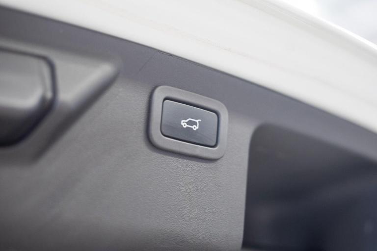 2018 Land Rover Discovery Sport 2.0 TD4 180 HSE Black 5dr Auto ESTATE DIESEL Automatic