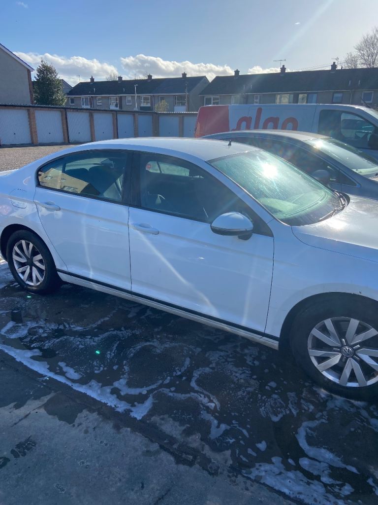 Volkswagen, PASSAT, Saloon, 2015, Manual, 1598 (cc), 4 doors