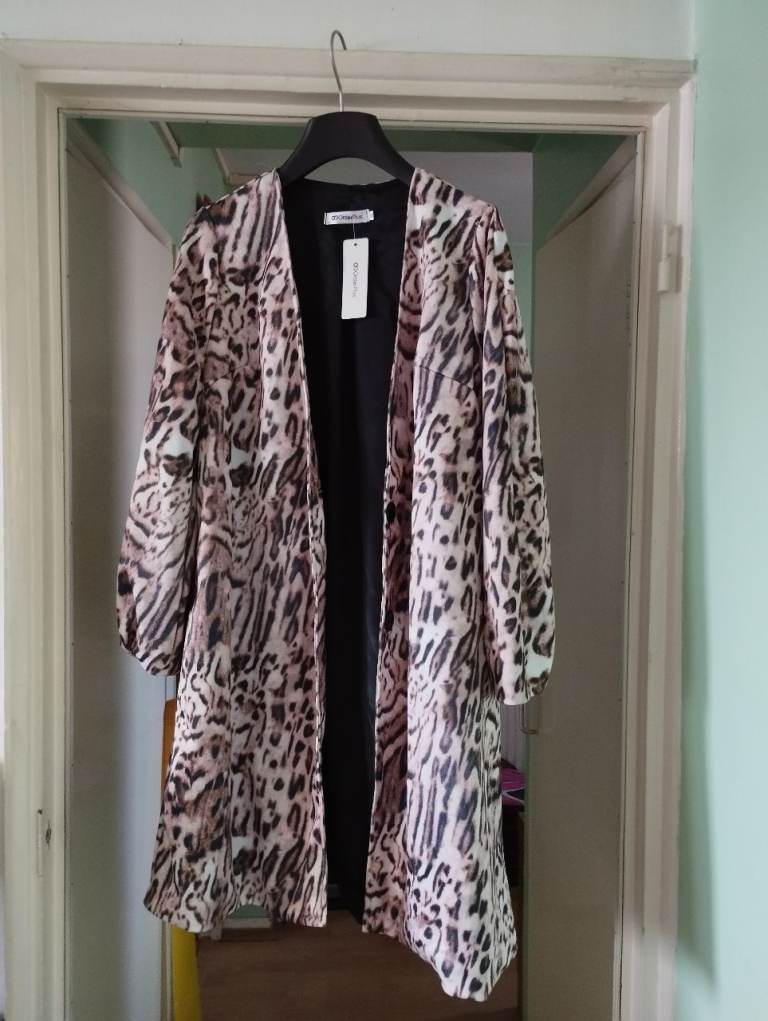 Coat leopard print