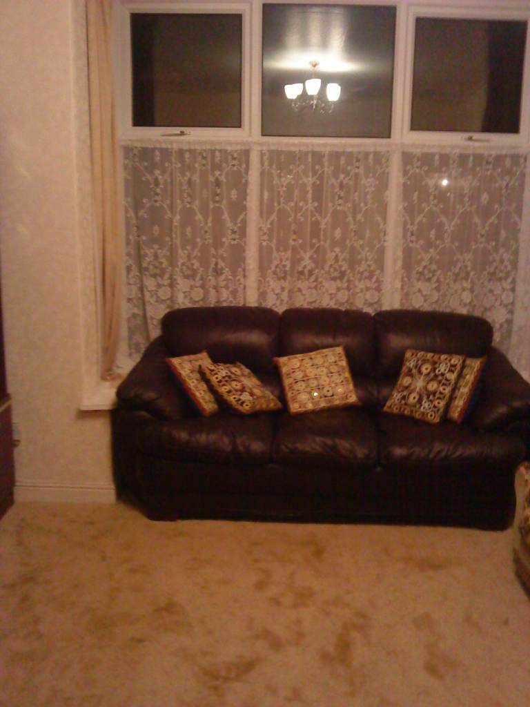 3 bedroom house Fully Furnished 1 Bathroom 1 Shower Wet Room to rent £1450.00pcm Great Location