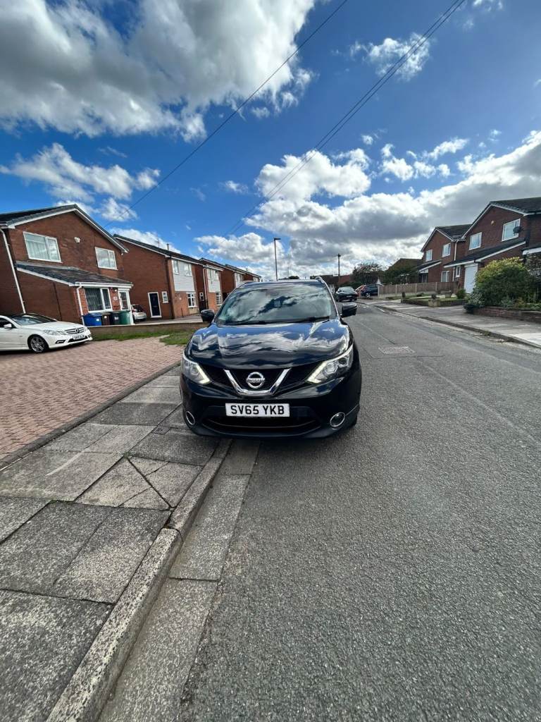 2015 Nissan Qashqai 1.5 dci 6 speed manual  12 month mot top spec