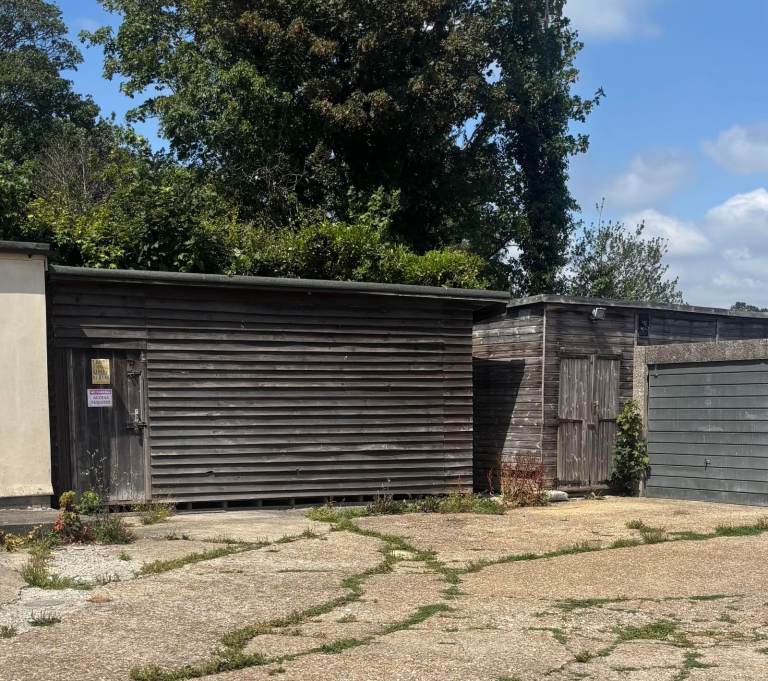 Storage Unit approx 20sqm to Rent