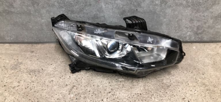 Honda Civic mk10 driver side headlight 2017 - 2020 